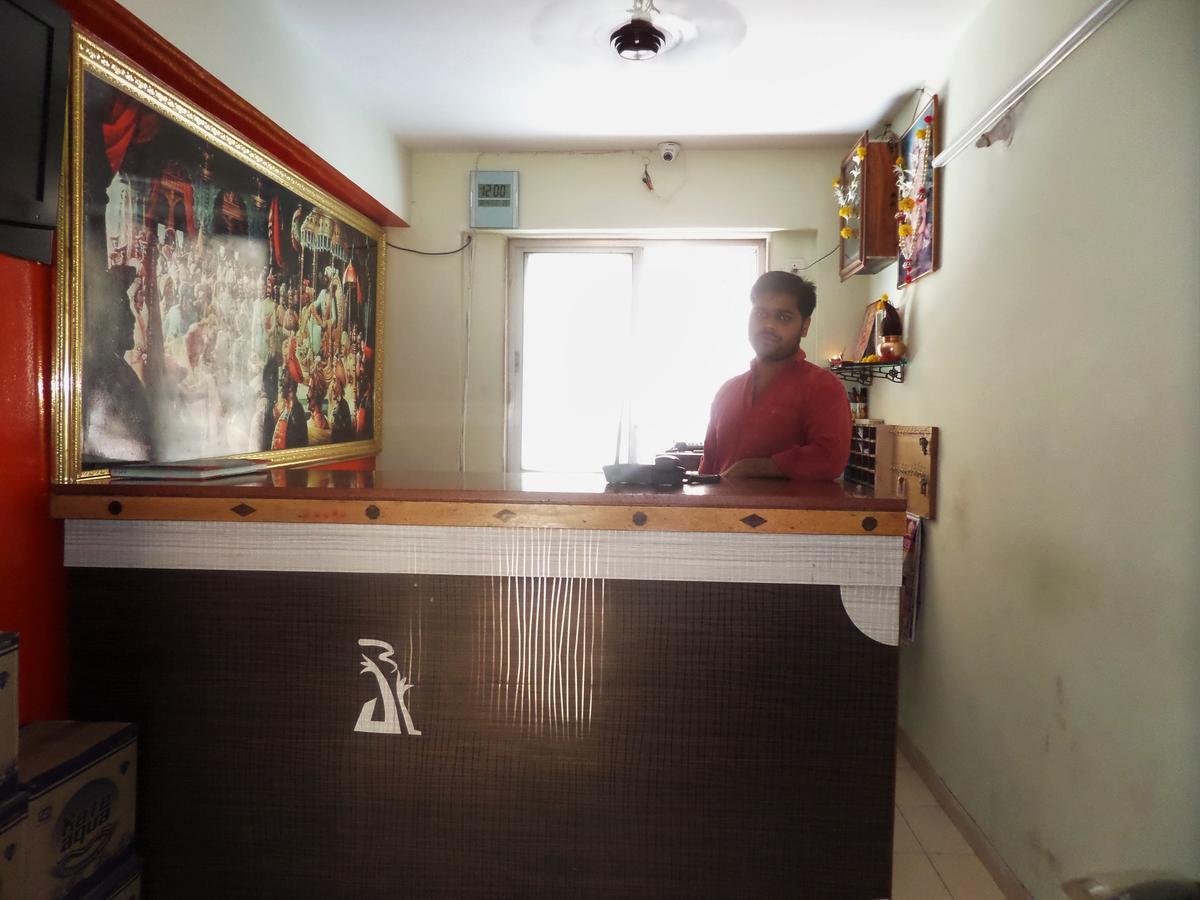 Отель Ashtavinayak Residency Пуна Экстерьер фото